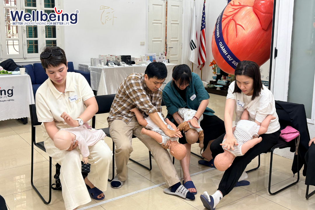 Khoa-hoc-cham-soc-tre-so-sinh---Nhung-ky-nang-quan-trong-cha-me-can-biet-tu-som-1